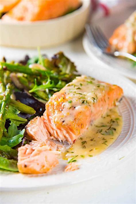 Slow Cooker Salmon with Lemon and Dill